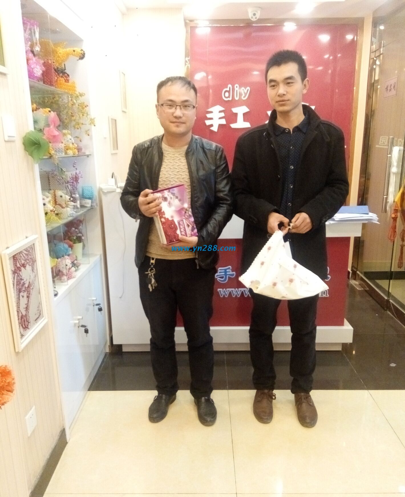 河南安陽(yáng)劉先生和朋友一起來(lái)到手工活之家考察項(xiàng)目(圖1)