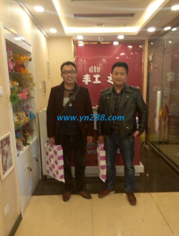 山東泰安高先生和好友王先生一起來(lái)到手工活之家總部考察項(xiàng)目，欲加盟代理(圖1)