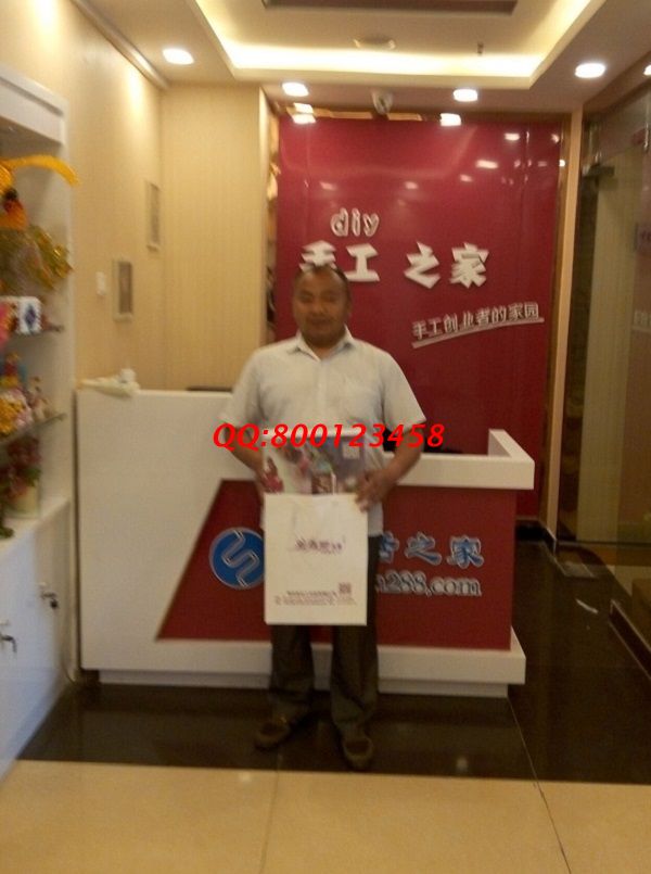 河南淅川縣百先生來手工活之家考察，欲組織當(dāng)?shù)亻e散人員做手工活(圖1)