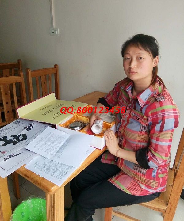 湖北十堰農(nóng)家菜館老板娘李女士業(yè)余時間做手工活珠繡加工賺外快(圖1)