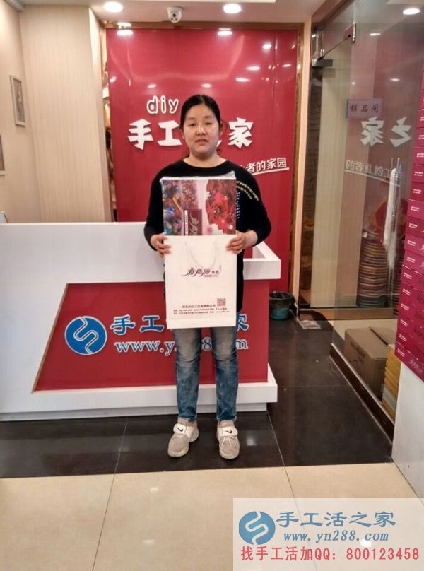 欲組織人做手工活串珠繡賺錢，邯鄲臨漳縣楊女士來手工活之家考察(圖1)