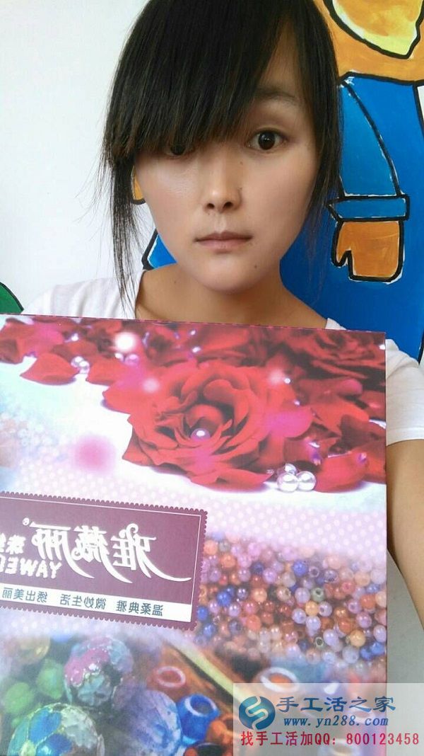 云南王女士做手工活串珠繡業(yè)余時(shí)間兼職做手工活增加收入(圖1)