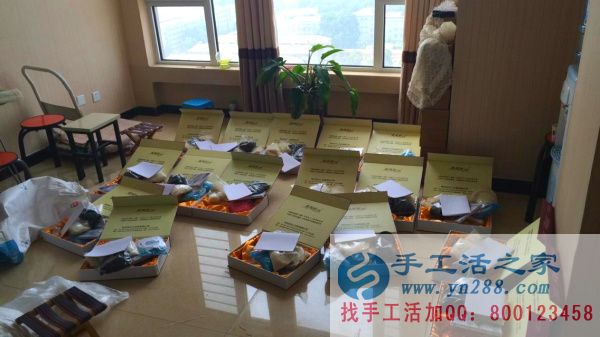 所有的材料已放齊全，等待密封