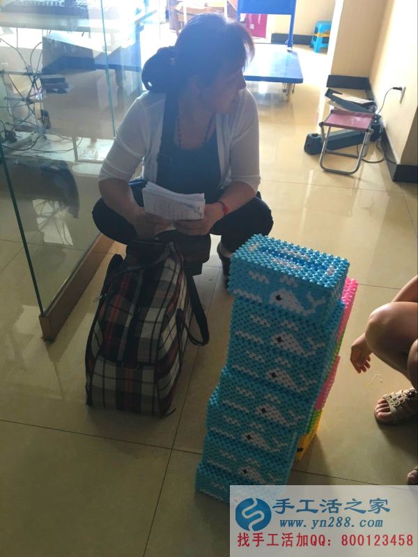 手工活之家的代理送來的紙抽盒是不是很漂亮！