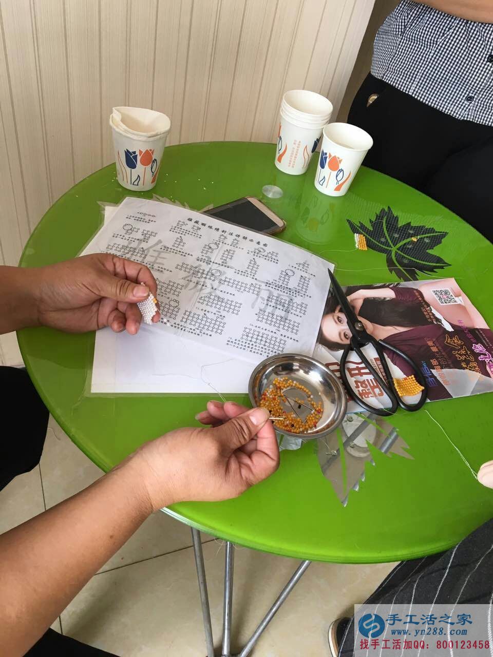 適合家庭婦女做的手工活，廣東佛山錢女士找到手工活串珠繡