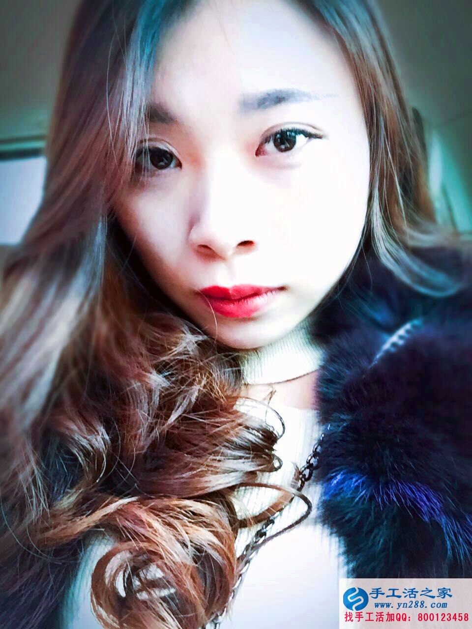  四川綿陽(yáng)時(shí)尚90后美女加入手工活之家村代理，帶領(lǐng)家鄉(xiāng)婦女做手工