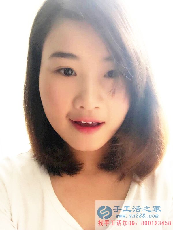 江蘇興化市美女白領(lǐng)辭職選擇手工活項目創(chuàng)業(yè)，用小珠子串繡出美好未來！