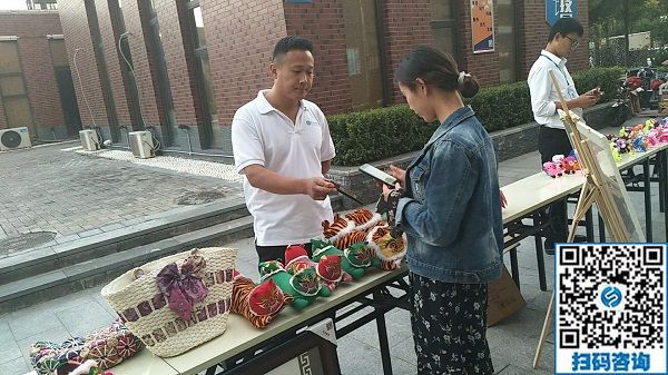 助力創(chuàng)新創(chuàng)業(yè)、綻放手工風(fēng)采--------記手工之家參加邯鄲市叢臺(tái)區(qū)創(chuàng)業(yè)項(xiàng)目展銷(xiāo)活動(dòng)(圖2)