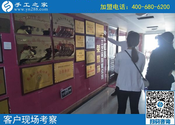 服裝不好賣，廣西崇左韋女士找到正規(guī)串珠手工活加工項目掙錢補(bǔ)貼