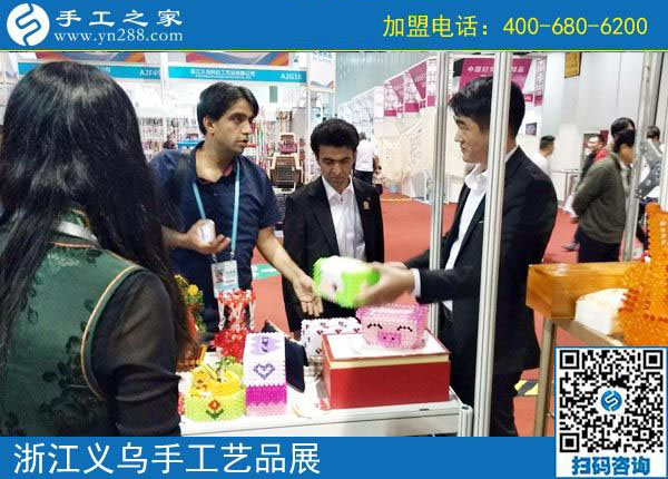 每次結(jié)算幾百元，河南禹州劉女士對拿回家做的手工活加工項(xiàng)目非常滿意