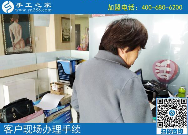 只能做足不出戶掙錢的免押金手工活，浙江湖州家庭婦女陸女士&ldquo;無奈&rdquo;得幸福