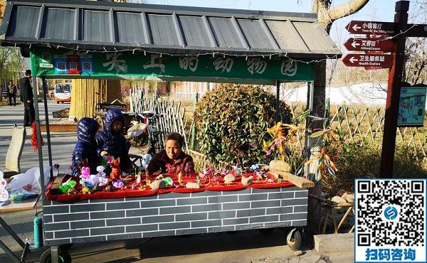 讓更多的民間手工和民間手工藝人在這個(gè)舞臺(tái)上一起高飛！------記手工之家郝總到訪糧畫小鎮(zhèn)，探訪草編大師李素云