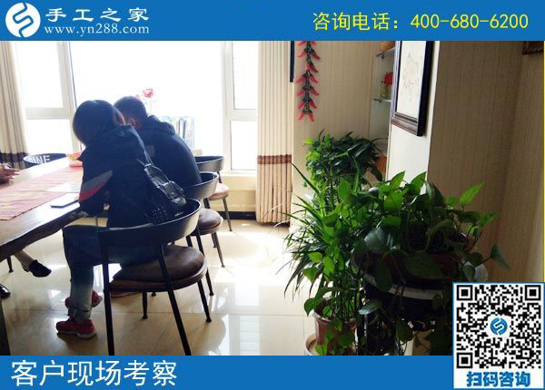 3月27日，返鄉(xiāng)農(nóng)民工的創(chuàng)業(yè)好項目就是這里免押金的手工活外發(fā)加工項目，手工之家接待考察加工客戶剪影