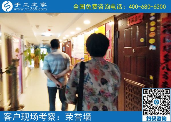 與年齡無(wú)關(guān)，掙錢什么時(shí)候也不晚。云南曲靖劉女士做手工活外發(fā)加工項(xiàng)目掙錢后說(shuō)