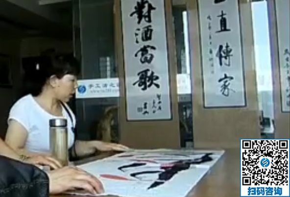 一點(diǎn)時(shí)間也不耽誤，河南洛陽(yáng)劉女士寄回成品后手里還有珠繡外發(fā)手工活做