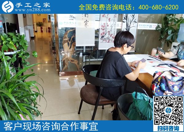 通過在家做手工活賺錢，湖南常德家庭婦女姜女士實現(xiàn)自身價值