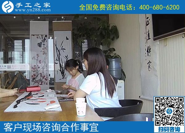 珠小孔大很好穿，河南開封于女士在家做手工活外發(fā)加工掙錢