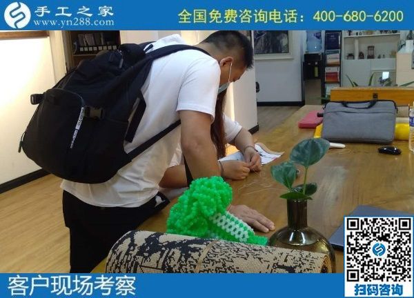 7月3日，58同城手工活外發(fā)加工，找到可以拿回家做的手工活選勵(lì)志珠珠繡。手工之家接待考察合作加工客戶剪影