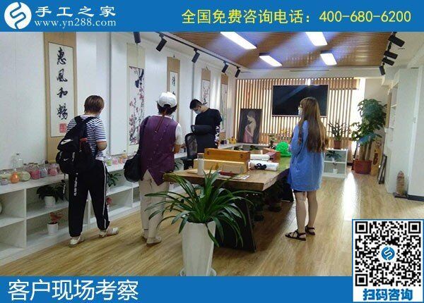 酷暑伏天，來(lái)手工之家考察合作的客戶(hù)依舊很多(圖1)