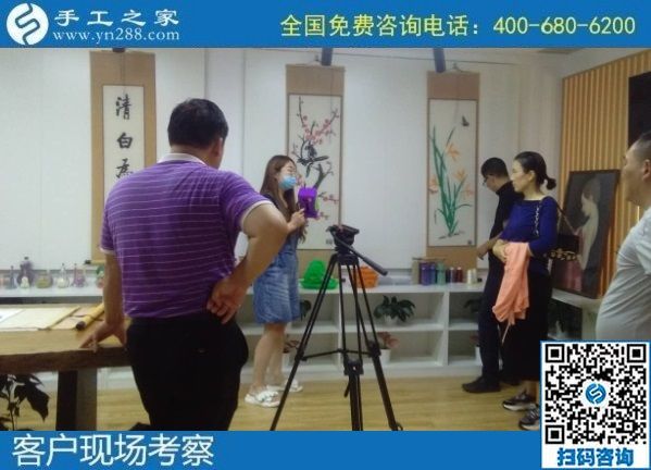 8月2日，想把手工活拿回家做，想接正規(guī)廠家的手工活，大家都選擇了這里，手工之家接待考察加工客戶剪影