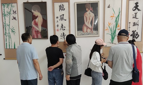 再報(bào)道，《邯鄲日?qǐng)?bào)》刊登手工之家郝總相關(guān)事跡(圖2)