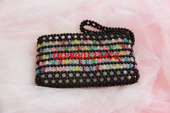 2月7日，可以在家做的手工活，這里的珠繡外發(fā)手工活負責(zé)郵寄到家還回收，珠繡手工珠包成品細節(jié)實拍