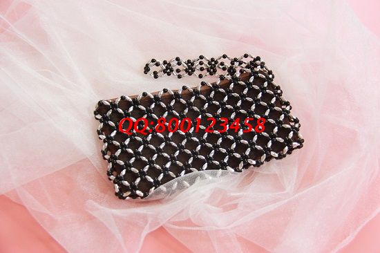 2月7日，可以在家做的手工活，這里的珠繡外發(fā)手工活負責(zé)郵寄到家還回收，珠繡手工珠包成品細節(jié)實拍