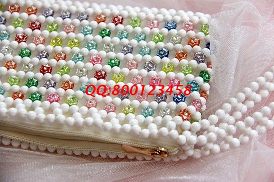 2月7日，可以在家做的手工活，這里的珠繡外發(fā)手工活負責(zé)郵寄到家還回收，珠繡手工珠包成品細節(jié)實拍