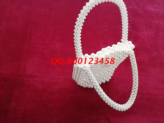 2月21日，拿回家做的手工活，賺錢(qián)的手工活加工項(xiàng)目就選老企業(yè)手工之家，勵(lì)志珠珠繡一款珠包產(chǎn)品實(shí)拍