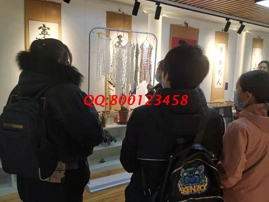 3月7日，拿回家做的手工活，想接正規(guī)廠家的手工活，就選勵志珠珠繡，手工之家接待考察合作加工客戶剪影