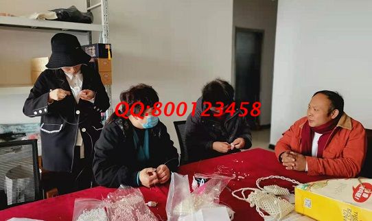 3月10日，正規(guī)供料的手工活，在家做的手工活，這里的合作模式和服務(wù)都好，考察合作加工客戶現(xiàn)場(chǎng)學(xué)習(xí)剪影