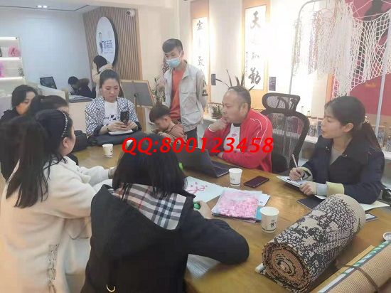 4月2日，做手工活是有技巧的，珠繡可以寄到家做的手工活要好要快就要看看這些，勵(lì)志珠珠繡串珠小飾品實(shí)拍