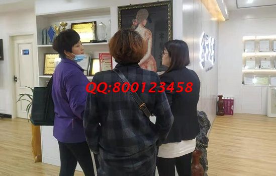 4月15日，拿回家做的手工活，非遺項目勵志珠珠繡加工項目，就業(yè)創(chuàng)業(yè)都很適合。手工之家接待考察合作加工客戶剪影