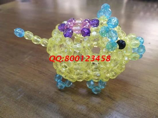 1月21日，可以寄到家做的手工活，在家做手工活掙錢，手工之家的珠繡串珠手工活外發(fā)加工項(xiàng)目可信可靠，圖為勵(lì)志珠珠繡串珠成品實(shí)拍