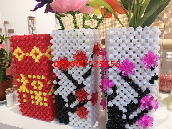 4月21日，可以寄到家做的手工活，加工手工活掙錢，要有收益，產(chǎn)品質(zhì)量很重要，手工之家這樣來(lái)保證，圖為勵(lì)志珠珠繡串珠手工產(chǎn)品實(shí)拍