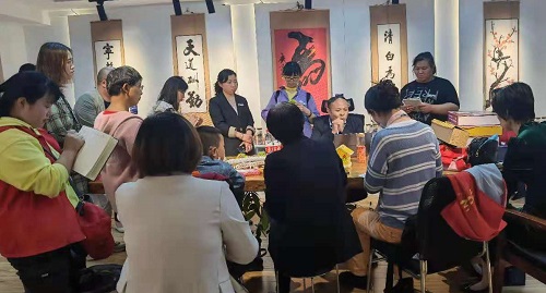 創(chuàng)業(yè)，其實(shí)有章可循，&ldquo;手工之家&rdquo;模式讓你人生有夢(mèng)、創(chuàng)業(yè)成功                      ----記手工之家第二期全國(guó)優(yōu)秀繡娘培訓(xùn)會(huì)