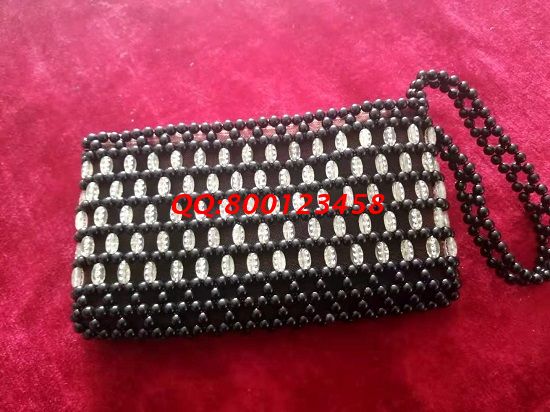 5月8日，可以寄到家做的手工活，在家做手工活掙錢，珠繡外發(fā)手工活是大家的選擇，勵志珠珠繡串珠手工包產(chǎn)品實拍