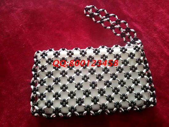 5月8日，可以寄到家做的手工活，在家做手工活掙錢，珠繡外發(fā)手工活是大家的選擇，勵志珠珠繡串珠手工包產(chǎn)品實拍