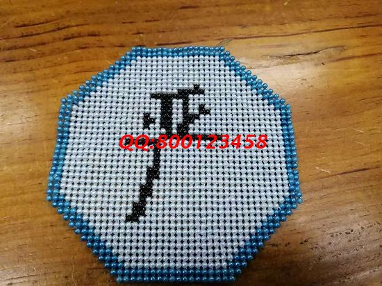 5月27日，要賺錢，在家里做什么外發(fā)手工活，他們選擇非遺項目手工活外發(fā)加工回收項目，圖為勵志珠珠繡小幅手工成品實拍