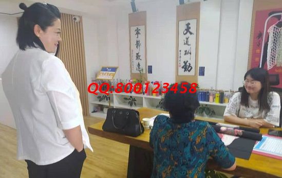 5月29日，想接正規(guī)廠家的手工活，拿回家做的手工活，要觀察，要考察，更要行動，圖為手工之家接待考察合作加工客戶剪影