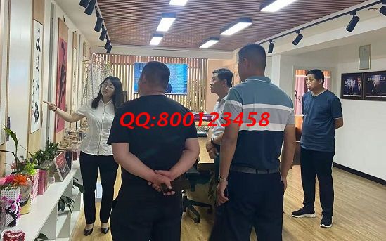 7月2日，可以寄到家做的手工活，簡單好做的勵志珠珠繡，大家都喜歡、都想做，村領(lǐng)導(dǎo)帶隊來考察。手工之家接待考察加工客戶剪影