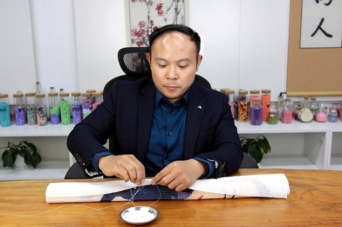 拳拳愛心，只為世間溫暖------記愛心企業(yè)手工之家創(chuàng)始人郝總