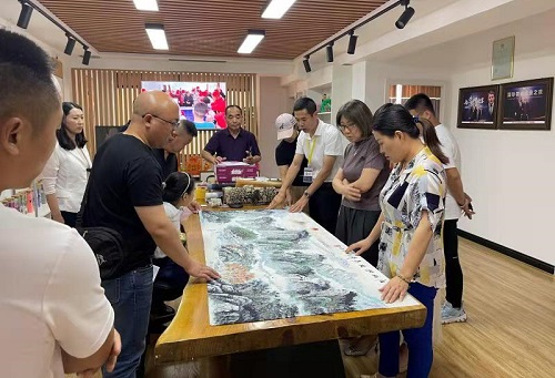 拳拳愛心，只為世間溫暖------記愛心企業(yè)手工之家創(chuàng)始人郝總