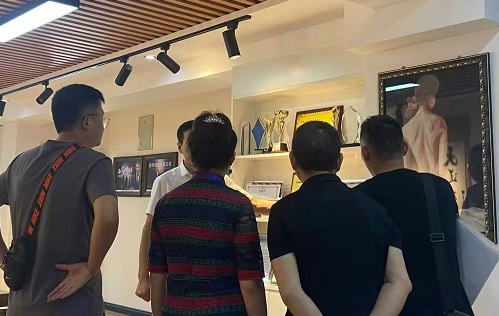 以珠繡手工為紐帶，做好居家就業(yè)創(chuàng)業(yè)-------記四川南充殘聯(lián)合作考察團(tuán)在手工之家