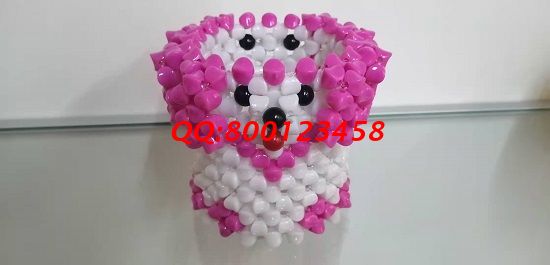 8月3日，想接正規(guī)廠家的手工活，可以帶回家做的手工活就選手工之家，圖為勵志珠珠繡串珠成品（一款筆筒）實拍