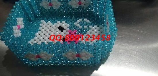 8月4日，可以帶回家做的手工活，手工活代理加工項(xiàng)目就選有責(zé)任的手工之家，圖為勵(lì)志珠珠繡串珠手工產(chǎn)品（一款收納盒）實(shí)拍