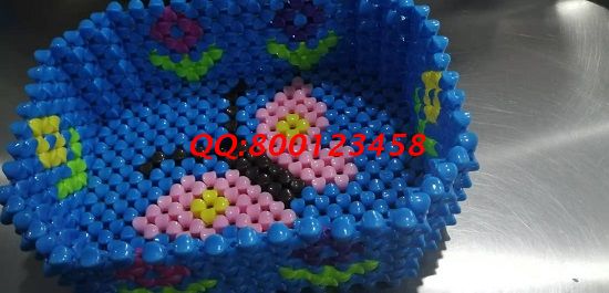 8月4日，可以帶回家做的手工活，手工活代理加工項(xiàng)目就選有責(zé)任的手工之家，圖為勵(lì)志珠珠繡串珠手工產(chǎn)品（一款收納盒）實(shí)拍