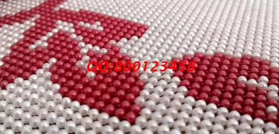 8月7日，想找手工活拿回家做就選手工之家，大家一起做好手工之家的珠繡外發(fā)手工活，圖為勵志珠珠繡成品細節(jié)實拍