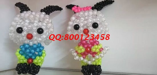 8月12日，可以帶回家做的手工活，多勞多得，掙錢多少主要看付出多少，圖為勵(lì)志珠珠繡串珠成品實(shí)拍