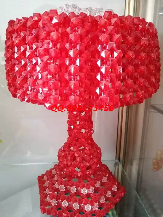 8月14日，七夕與家人一起在家做手工活掙錢，簡(jiǎn)單好做、時(shí)間自由的就選手工之家的珠繡串珠外發(fā)手工活，圖為勵(lì)志珠珠繡串珠成品實(shí)拍